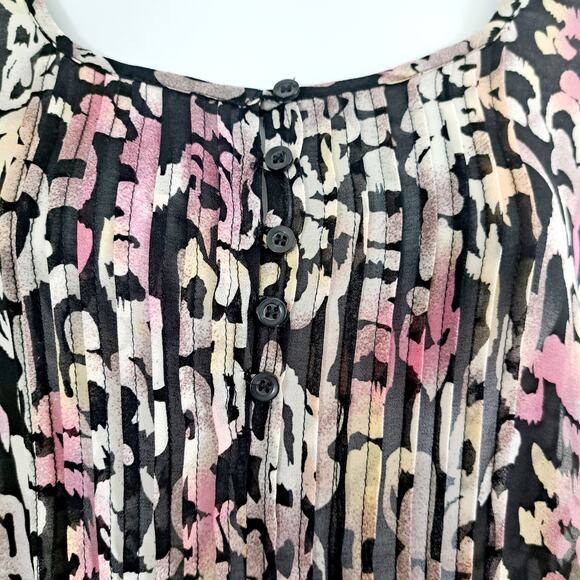 Forever 21 3/4 Sleeve 1/4 Button Pleated Front Top - Picture 5 of 9